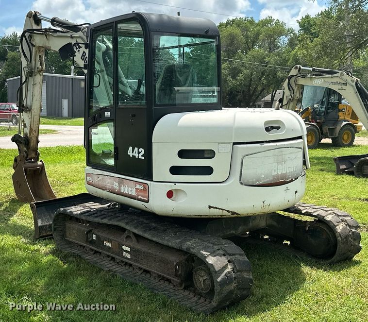 image for item MB9692 2006 Bobcat 442  mini excavator