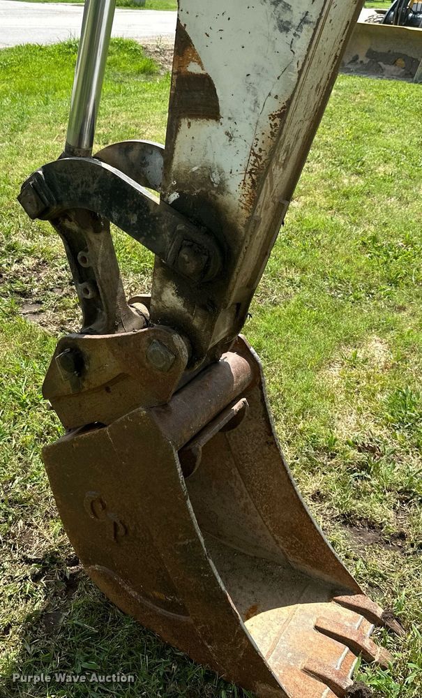 image for item MB9692 2006 Bobcat 442  mini excavator