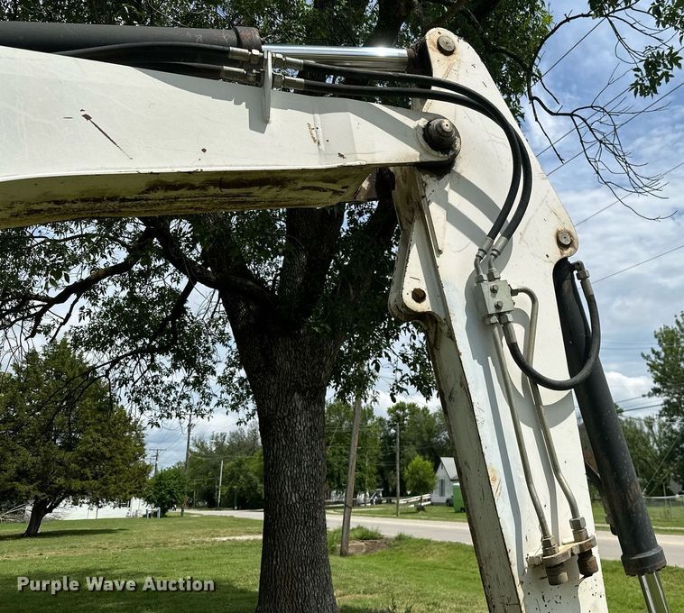 image for item MB9692 2006 Bobcat 442  mini excavator