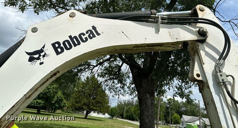 image for item MB9692 2006 Bobcat 442  mini excavator