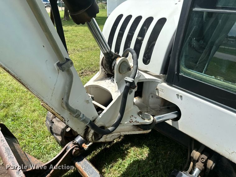 image for item MB9692 2006 Bobcat 442  mini excavator