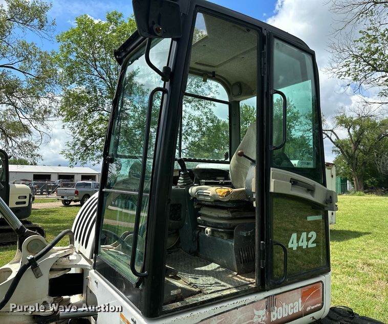 image for item MB9692 2006 Bobcat 442  mini excavator