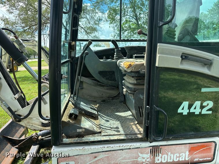 image for item MB9692 2006 Bobcat 442  mini excavator