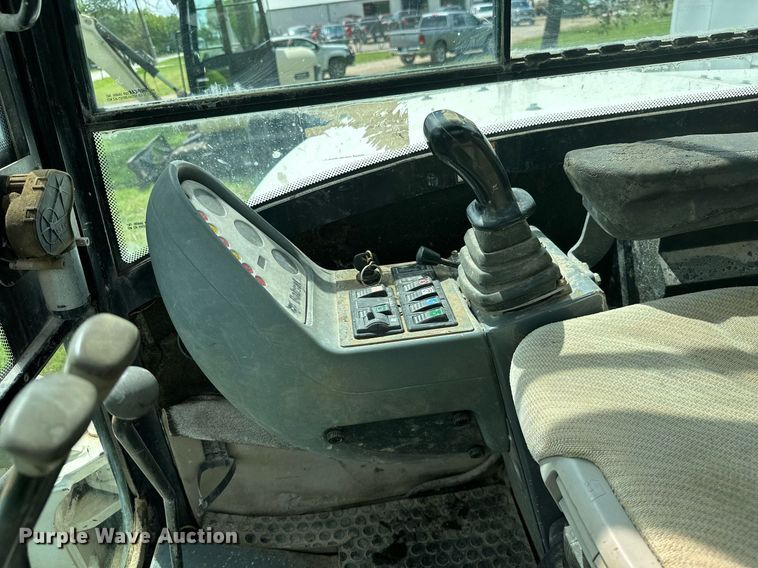 image for item MB9692 2006 Bobcat 442  mini excavator