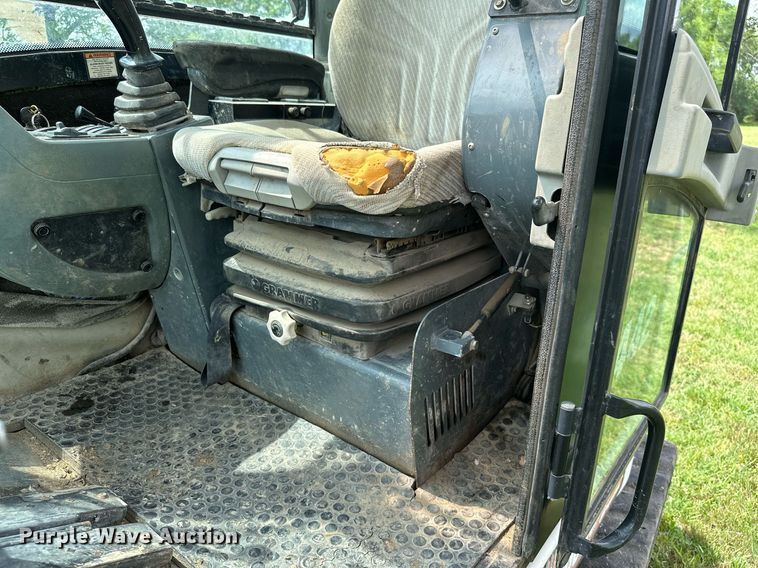 image for item MB9692 2006 Bobcat 442  mini excavator