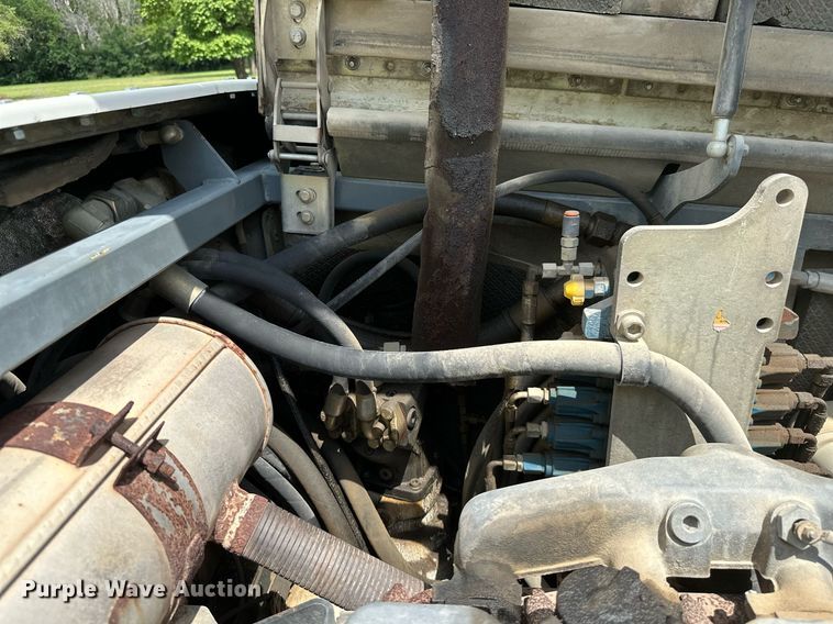 image for item MB9692 2006 Bobcat 442  mini excavator