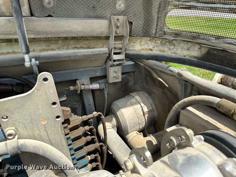 image for item MB9692 2006 Bobcat 442  mini excavator