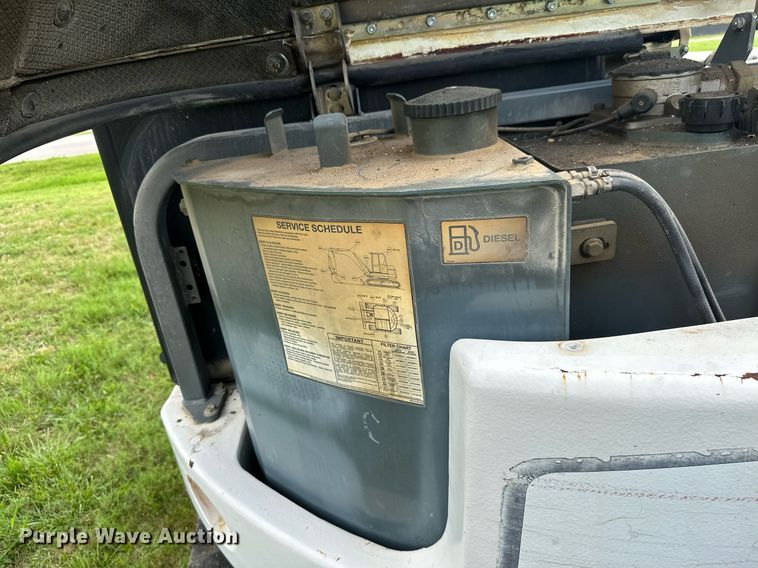 image for item MB9692 2006 Bobcat 442  mini excavator