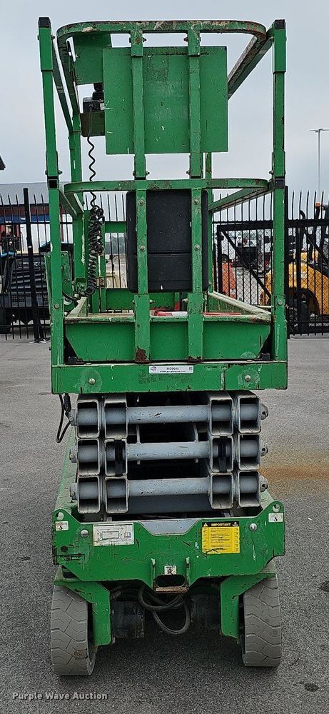 image for item MD9940 2012 Genie GS-2632  scissor lift