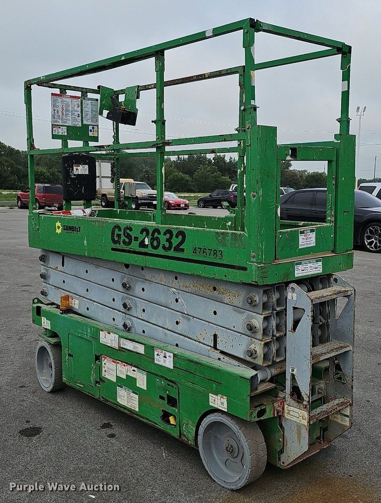 image for item MD9940 2012 Genie GS-2632  scissor lift