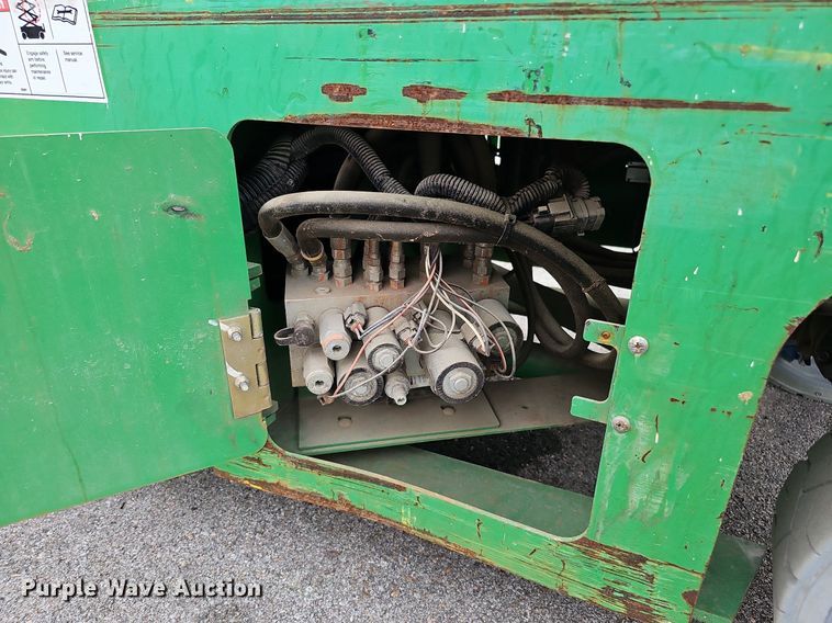 image for item MD9940 2012 Genie GS-2632  scissor lift