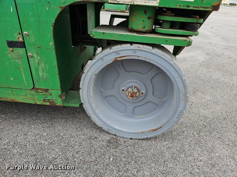 image for item MD9940 2012 Genie GS-2632  scissor lift