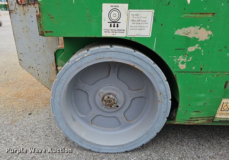 image for item MD9940 2012 Genie GS-2632  scissor lift