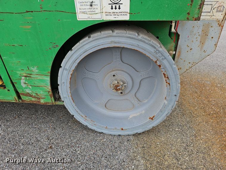 image for item MD9940 2012 Genie GS-2632  scissor lift