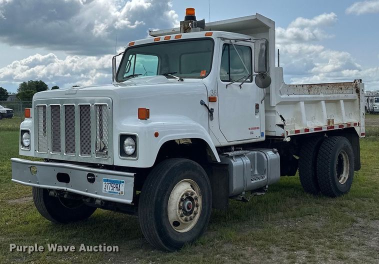 image for item MQ9292 1997 International 2554  dump truck