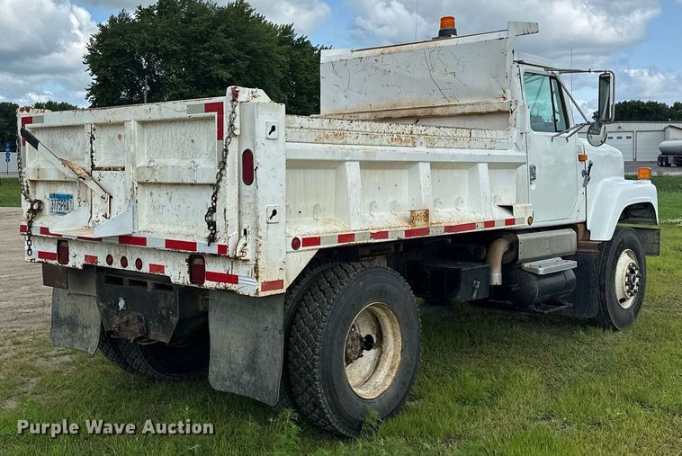 image for item MQ9292 1997 International 2554  dump truck