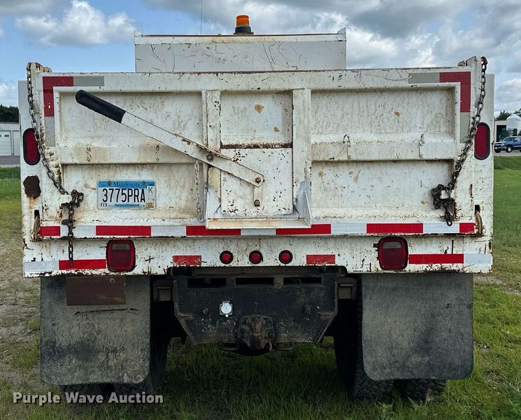 image for item MQ9292 1997 International 2554  dump truck