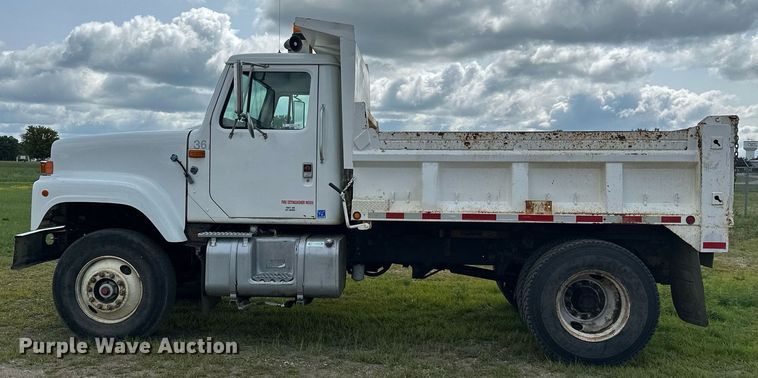 image for item MQ9292 1997 International 2554  dump truck