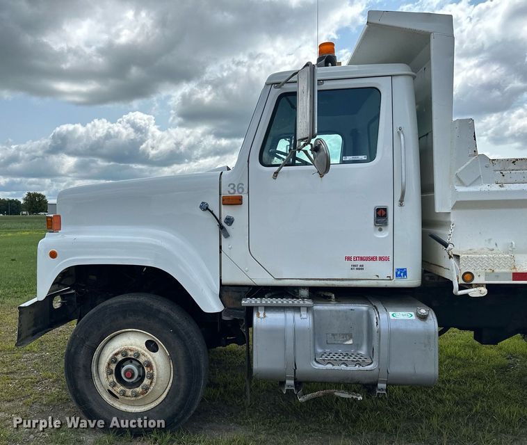 image for item MQ9292 1997 International 2554  dump truck