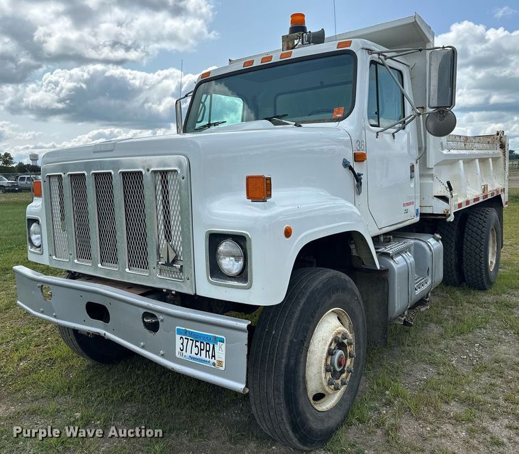 image for item MQ9292 1997 International 2554  dump truck