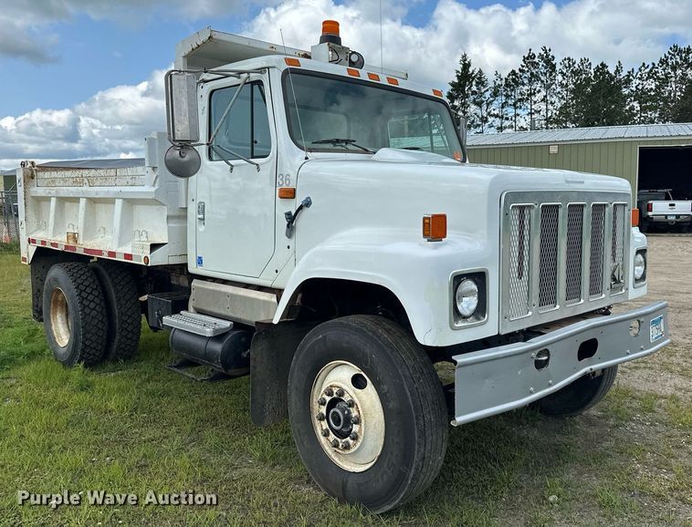 image for item MQ9292 1997 International 2554  dump truck