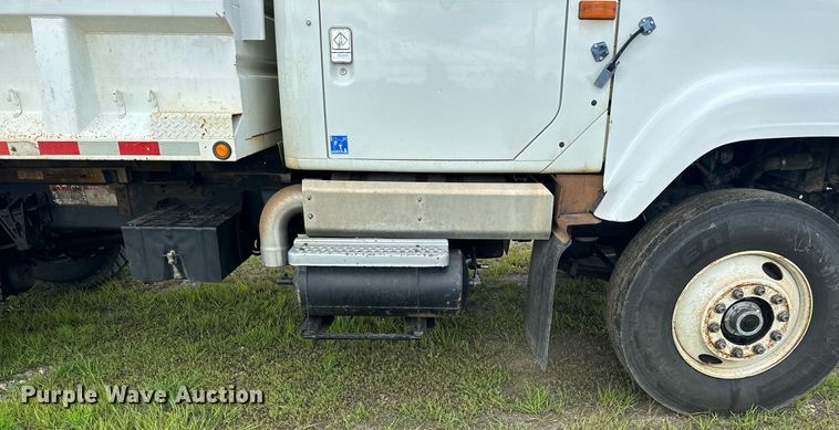 image for item MQ9292 1997 International 2554  dump truck