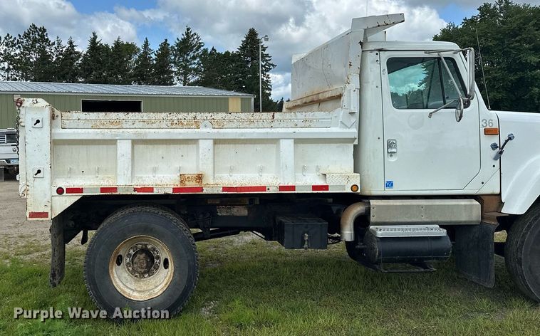 image for item MQ9292 1997 International 2554  dump truck