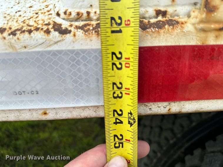 image for item MQ9292 1997 International 2554  dump truck