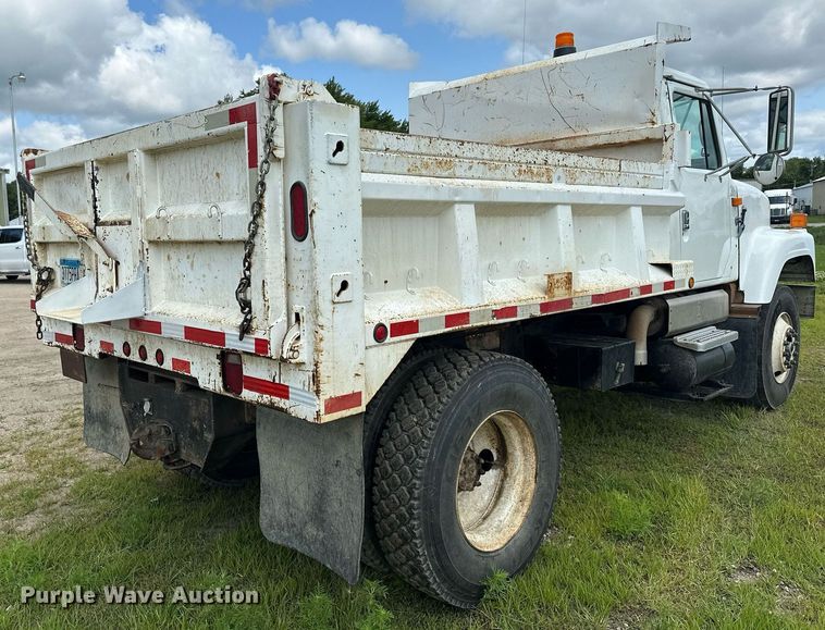 image for item MQ9292 1997 International 2554  dump truck