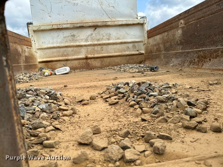 image for item MQ9292 1997 International 2554  dump truck