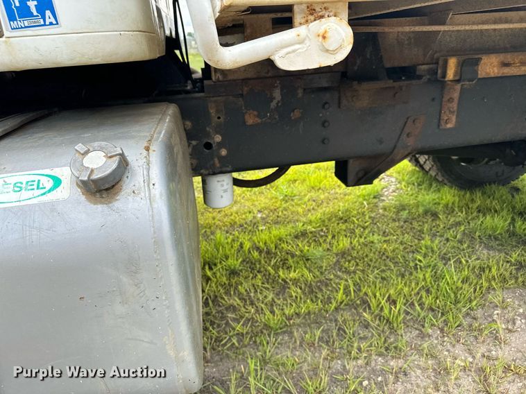 image for item MQ9292 1997 International 2554  dump truck