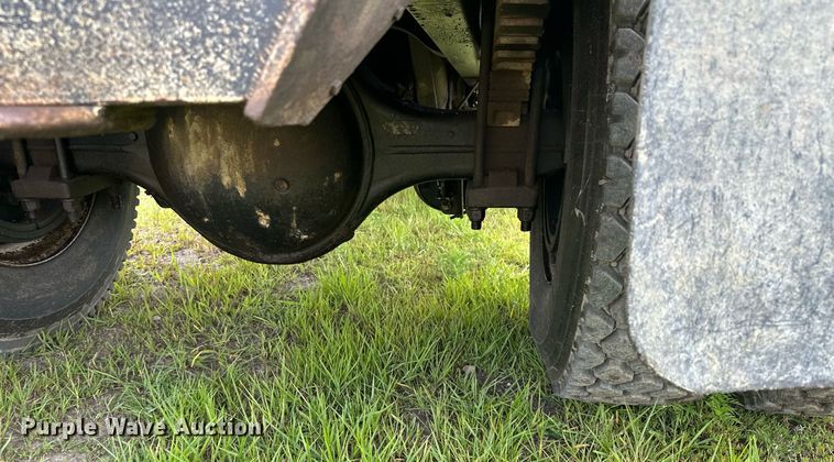 image for item MQ9292 1997 International 2554  dump truck