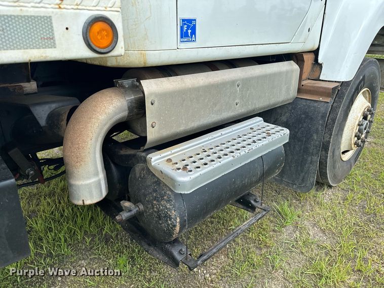 image for item MQ9292 1997 International 2554  dump truck