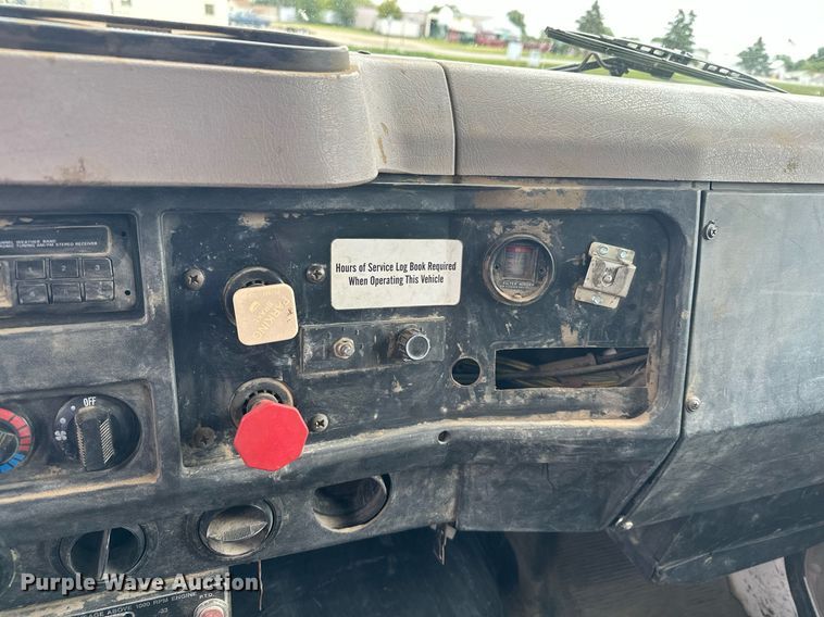 image for item MQ9292 1997 International 2554  dump truck