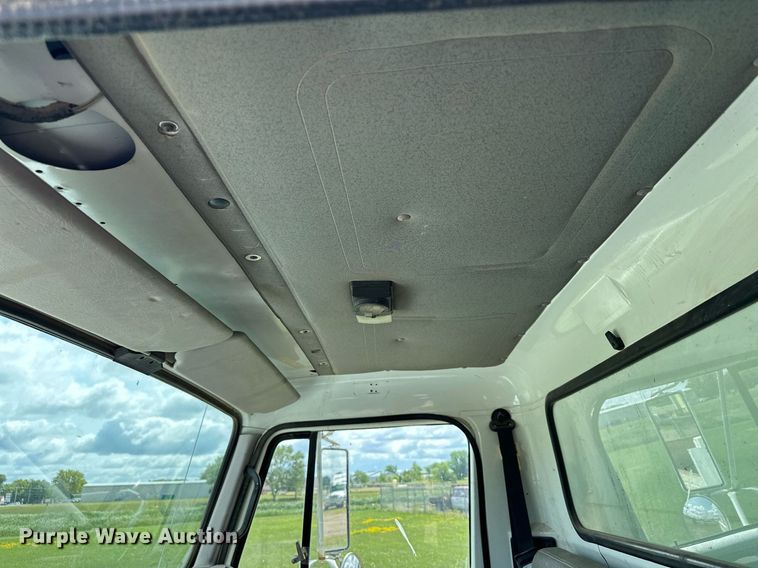 image for item MQ9292 1997 International 2554  dump truck