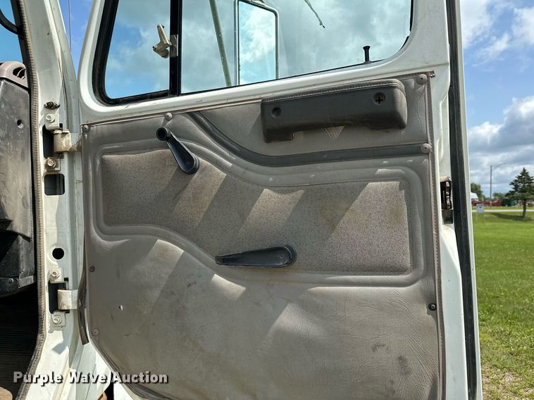 image for item MQ9292 1997 International 2554  dump truck