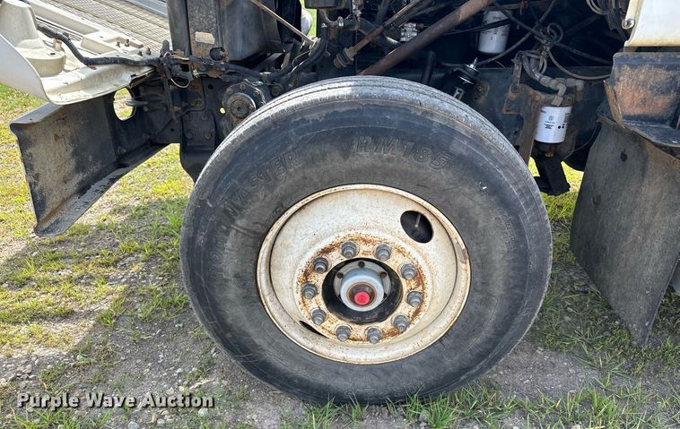 image for item MQ9292 1997 International 2554  dump truck