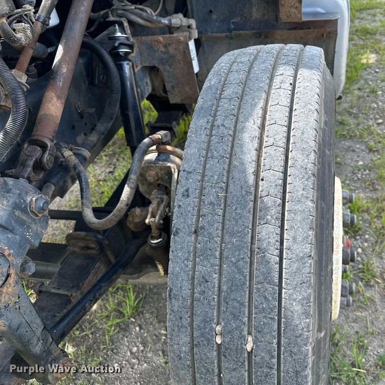 image for item MQ9292 1997 International 2554  dump truck