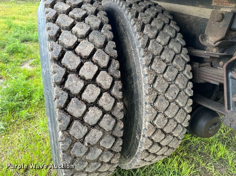 image for item MQ9292 1997 International 2554  dump truck