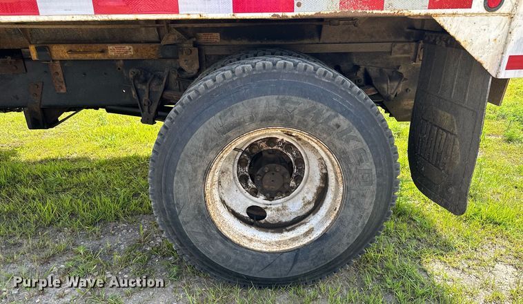 image for item MQ9292 1997 International 2554  dump truck