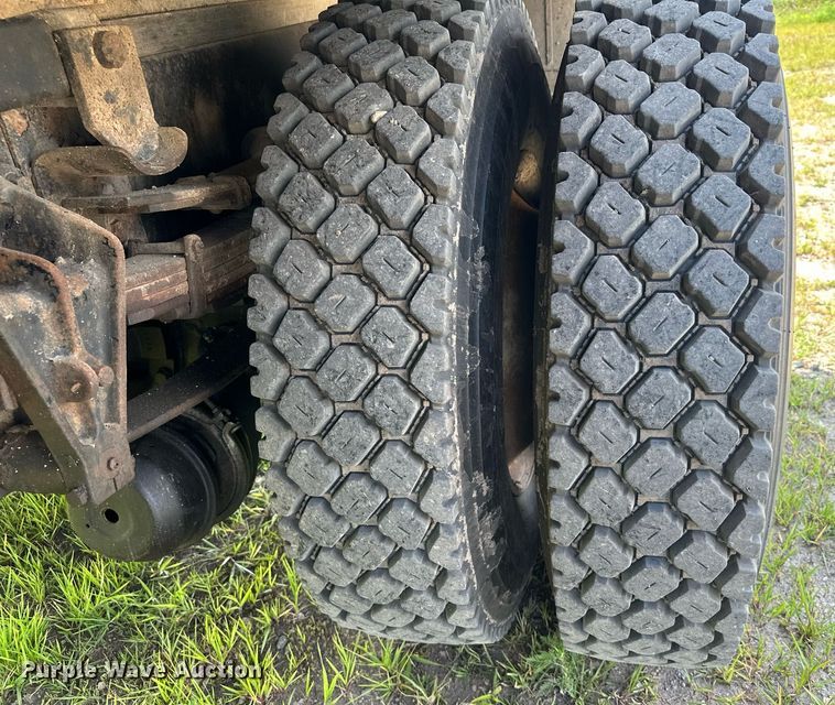 image for item MQ9292 1997 International 2554  dump truck