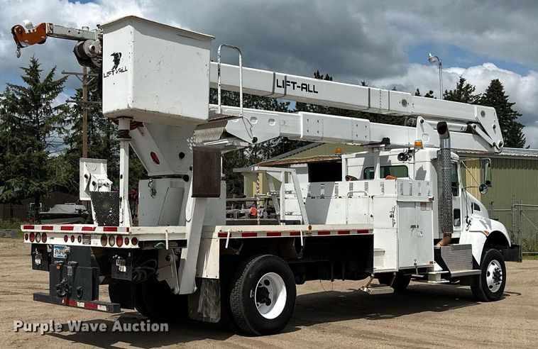 image for item MQ9293 2010 Kenworth T370  bucket truck