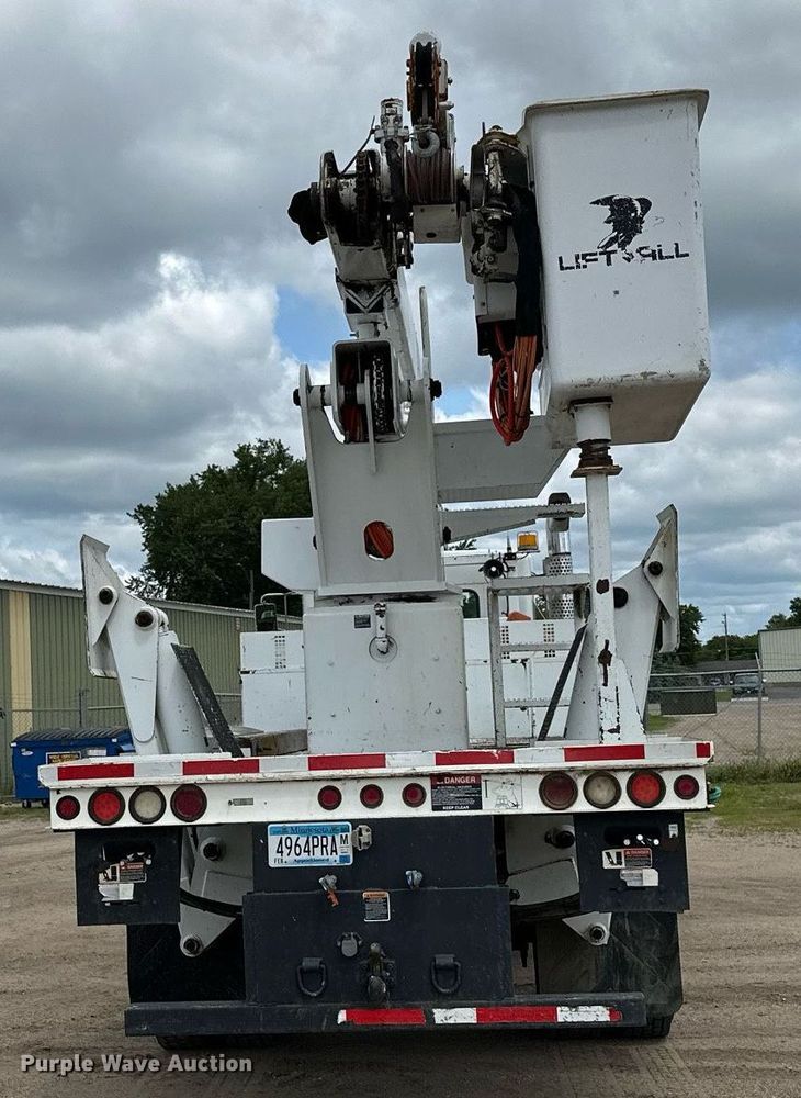 image for item MQ9293 2010 Kenworth T370  bucket truck