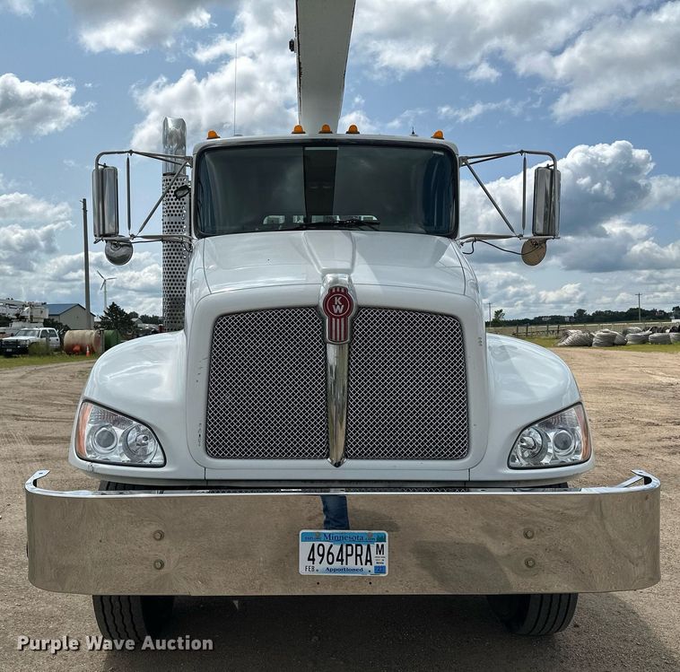 image for item MQ9293 2010 Kenworth T370  bucket truck