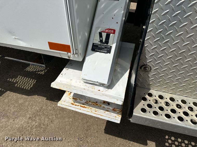 image for item MQ9293 2010 Kenworth T370  bucket truck