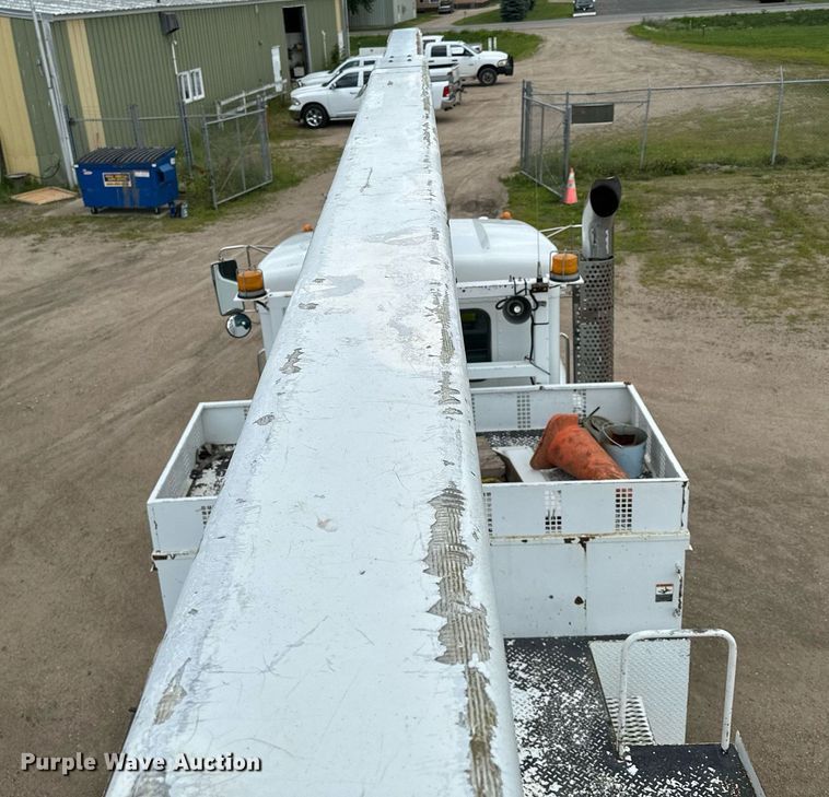 image for item MQ9293 2010 Kenworth T370  bucket truck