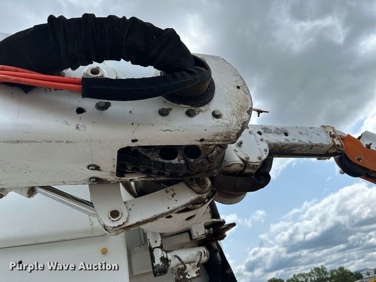 image for item MQ9293 2010 Kenworth T370  bucket truck