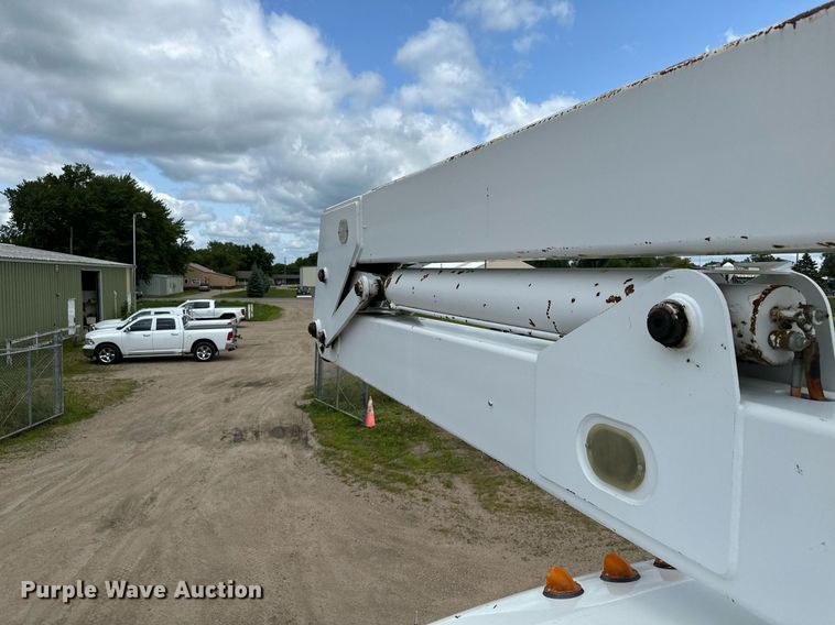 image for item MQ9293 2010 Kenworth T370  bucket truck