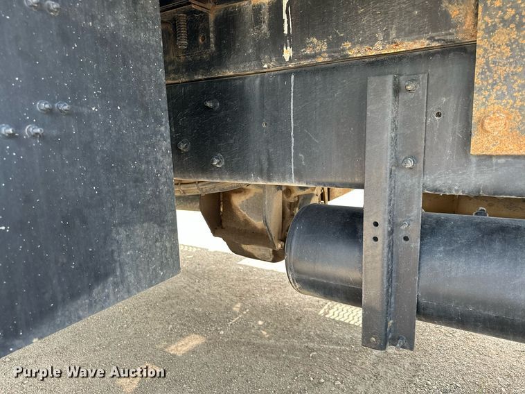 image for item MQ9293 2010 Kenworth T370  bucket truck