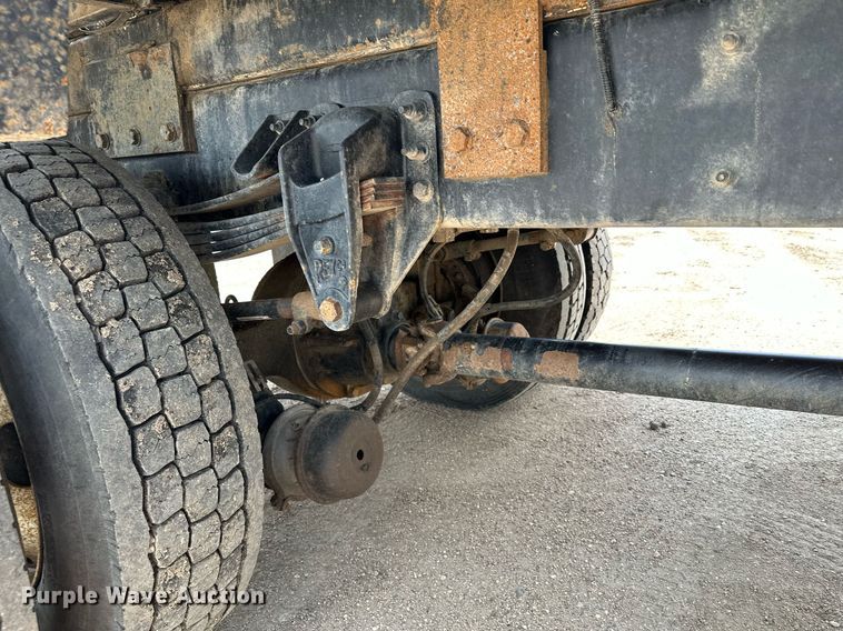 image for item MQ9293 2010 Kenworth T370  bucket truck